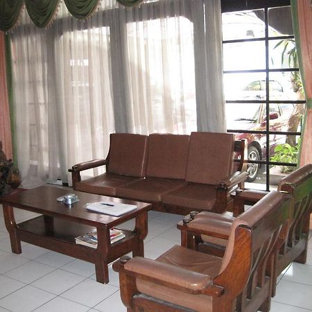 Sekar Sari Inn Кута Экстерьер фото