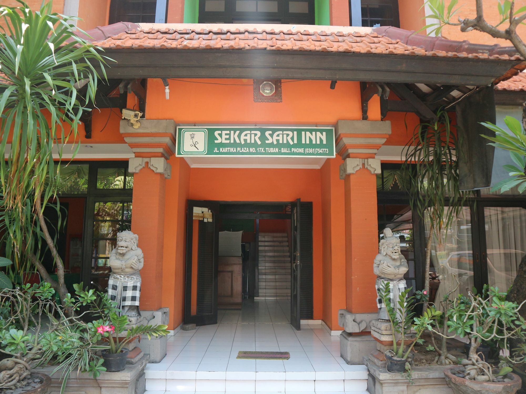 Sekar Sari Inn Кута Экстерьер фото